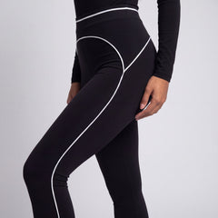 Tier One Leggings Black leg close-up with white side piping