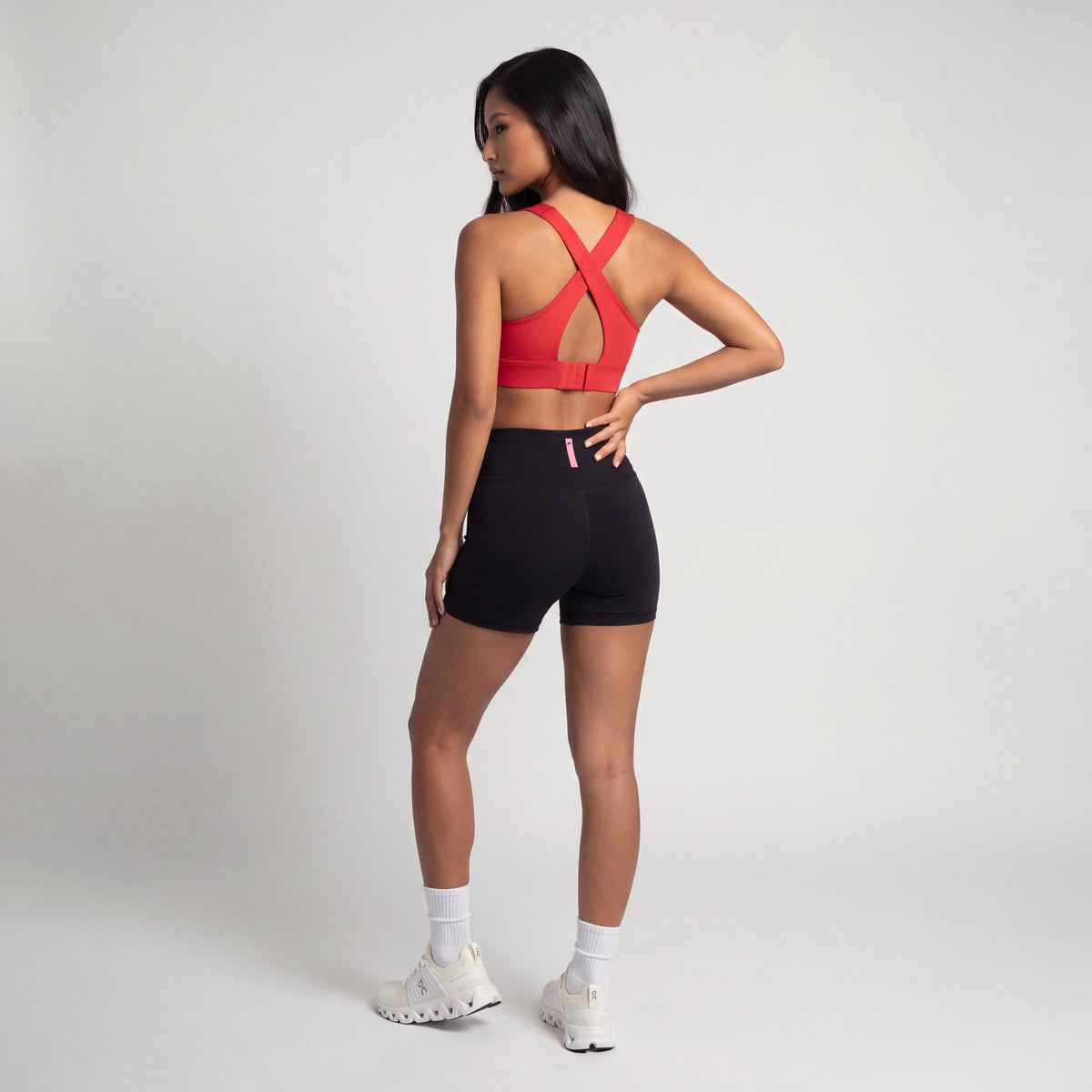Women's Twist Front V-Neck Sports Bra